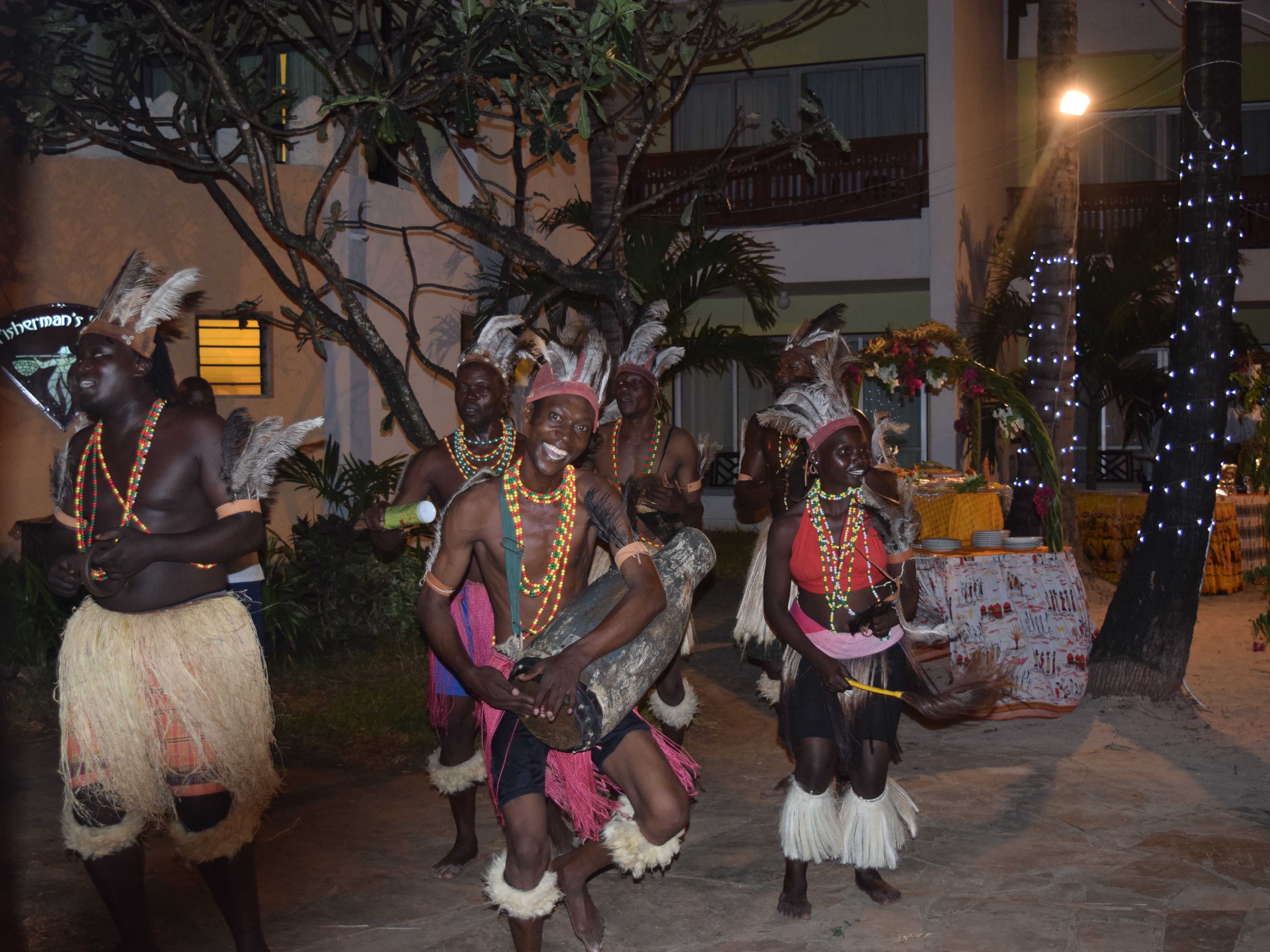 traditional-kenyan-dancers